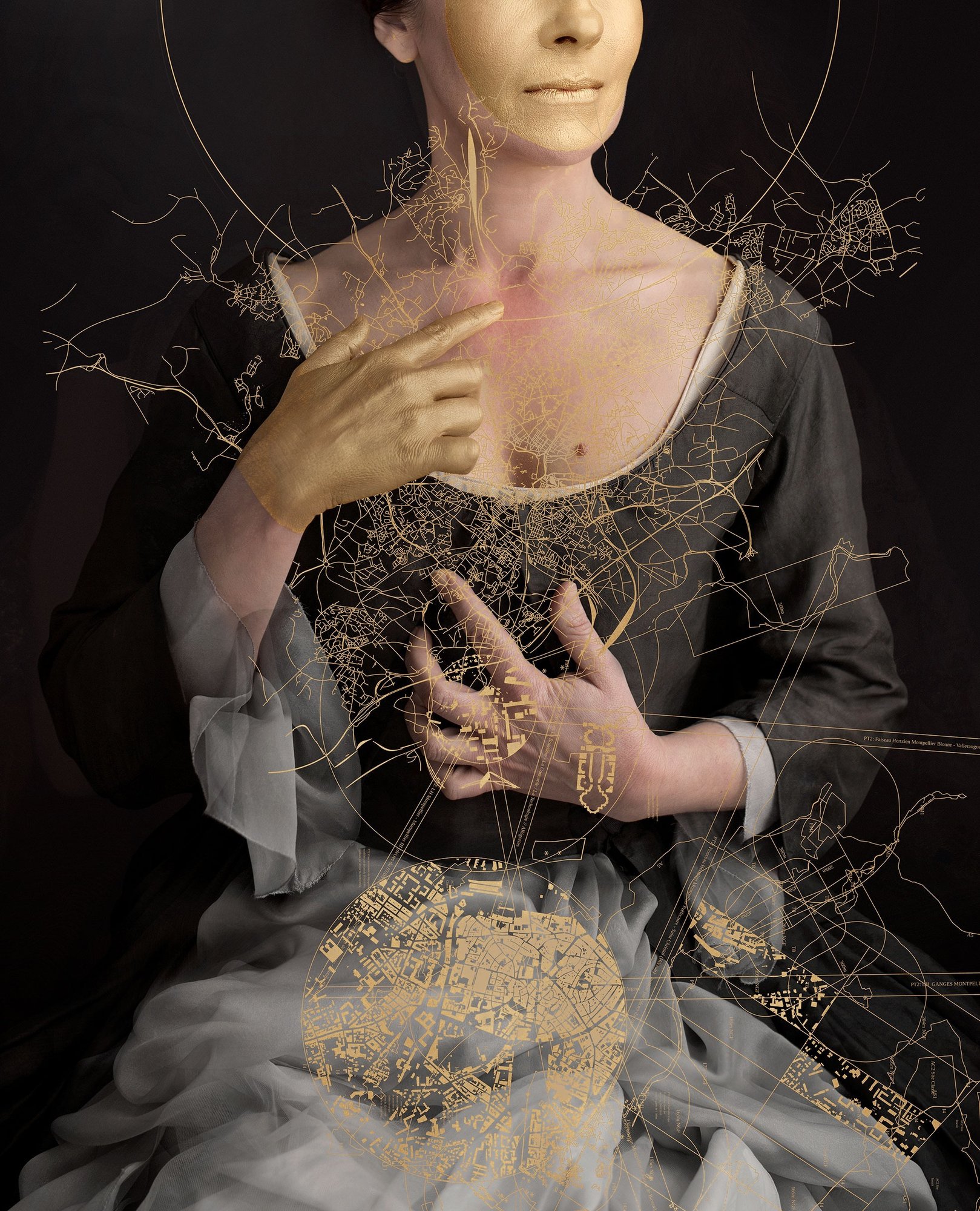 Cédric Matet, Les Gardiennes, La Médecine : femme aux mains dorées, cartes de Montpellier tracées à l'or